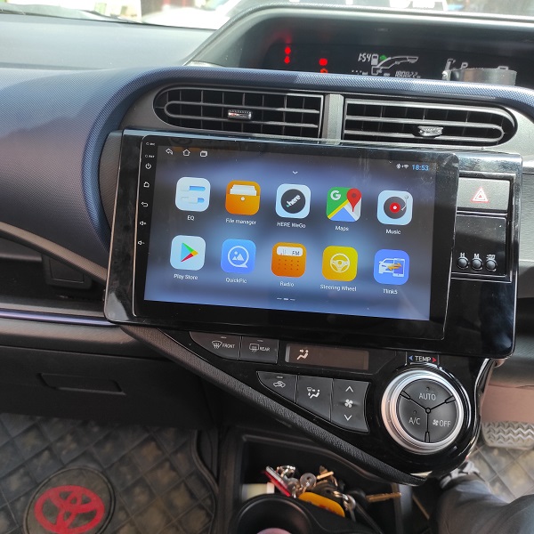 TOYOTA AQUA  9 INCH OVERLAY