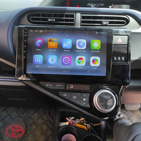 TOYOTA AQUA  9 INCH OVERLAY